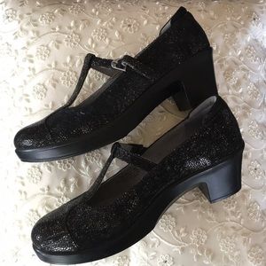 Alegria dress shoes. ( 10)